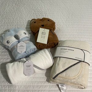 Pottery Barn Baby Towel Set